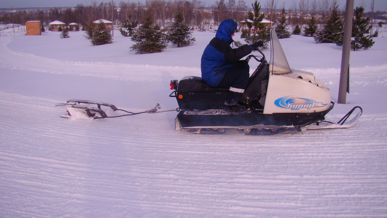 Снегу было мало снежных буранов то же. Буран для лыжной трассы. Буран для лыжной трассы Советский. ГПМ Буран. Машина для Лыжни.